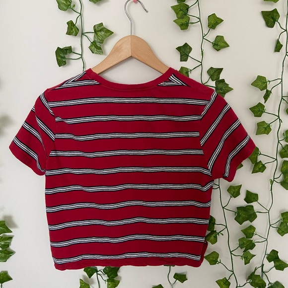 red striped cropped tee - Picture 3 of 3